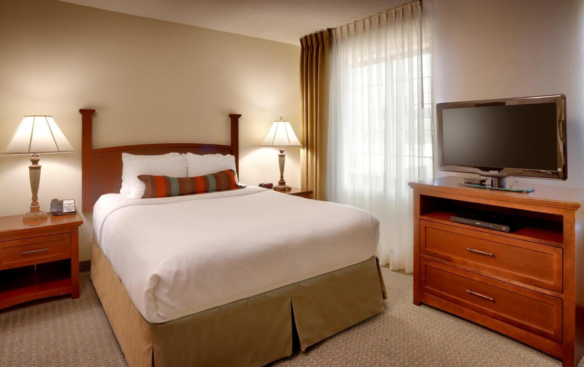 Staybridge Suites Omaha 80Th And Dodge By Ihg Exterior foto